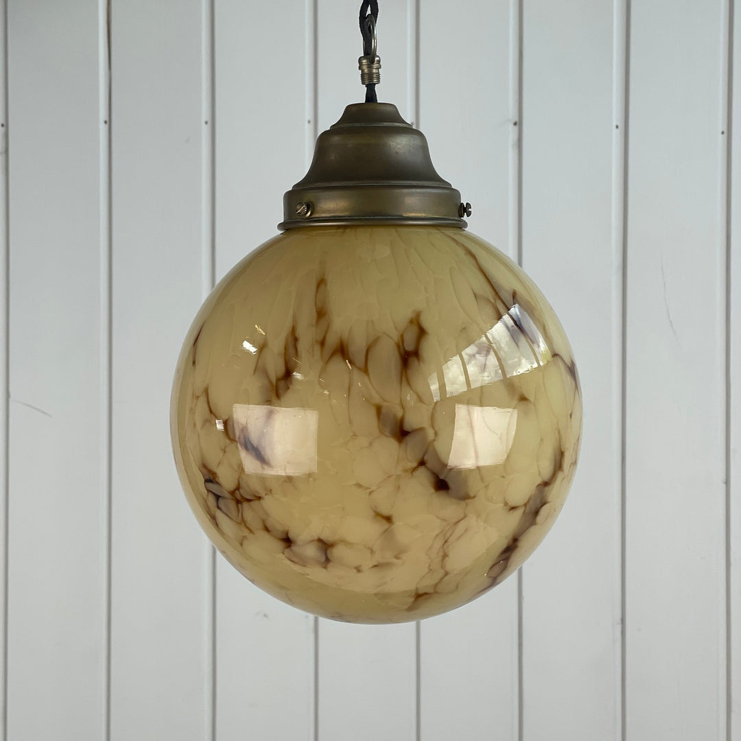 Marmoreret kugle loftslampe - Mission Afrika Genbrug